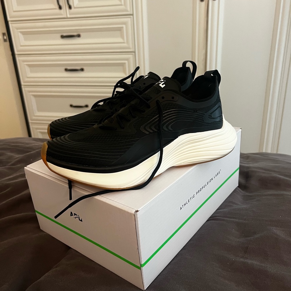 APL Women’s Streamline - Black/white/Gum